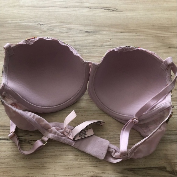 Victoria's Secret Floral Embroidered Bra in Lavender - Picture 4 of 6